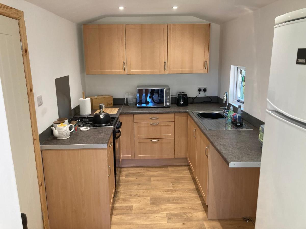 Honey Bee Cabin Llandysul Eksteriør billede